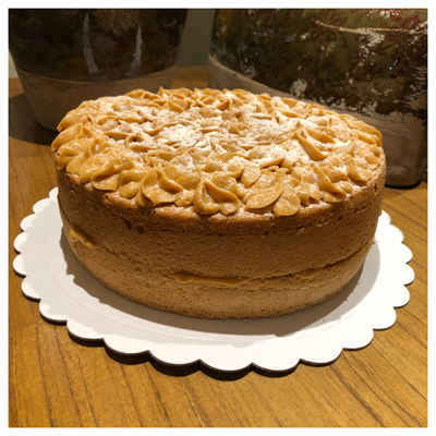 Bem Casado com Recheio e Cobertura de Doce de Leite